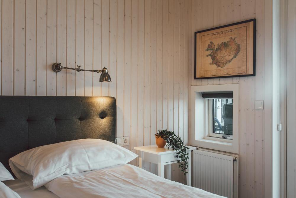 Ekra冰川泻湖(Ekra Glacier Lagoon)