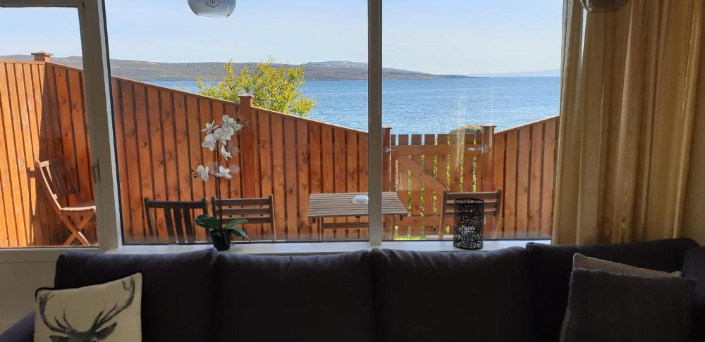 Vakkert hus bare 50 meter fra havet