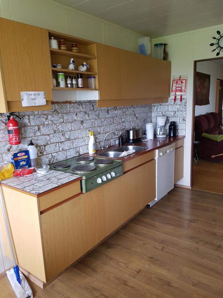 米德亚内斯雷克霍拉赫雷普（Miðjanes Reykholahrepp）