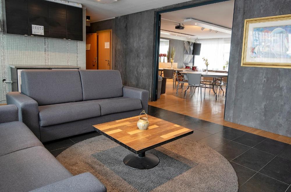 B14 Guesthouse for Large Groups