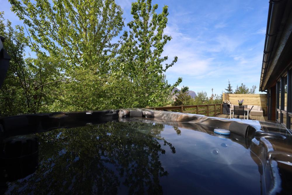 Dixon Cabin n° 7 / Dixon sumarhús n° 7 @Kirkjubraut