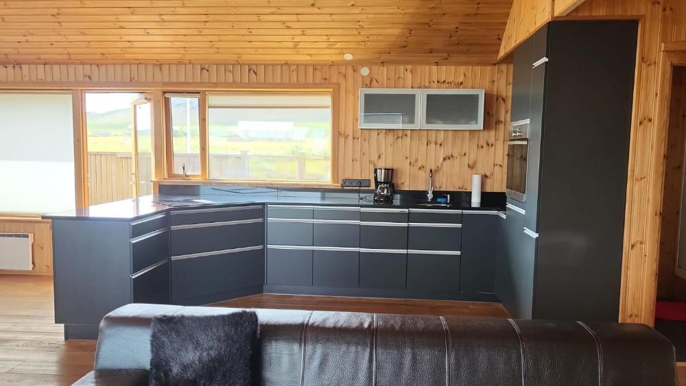 Glass House with Private River & 360° Views