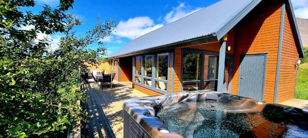 Dixon Cabin n° 7 / Dixon sumarhús n° 7 @Kirkjubraut