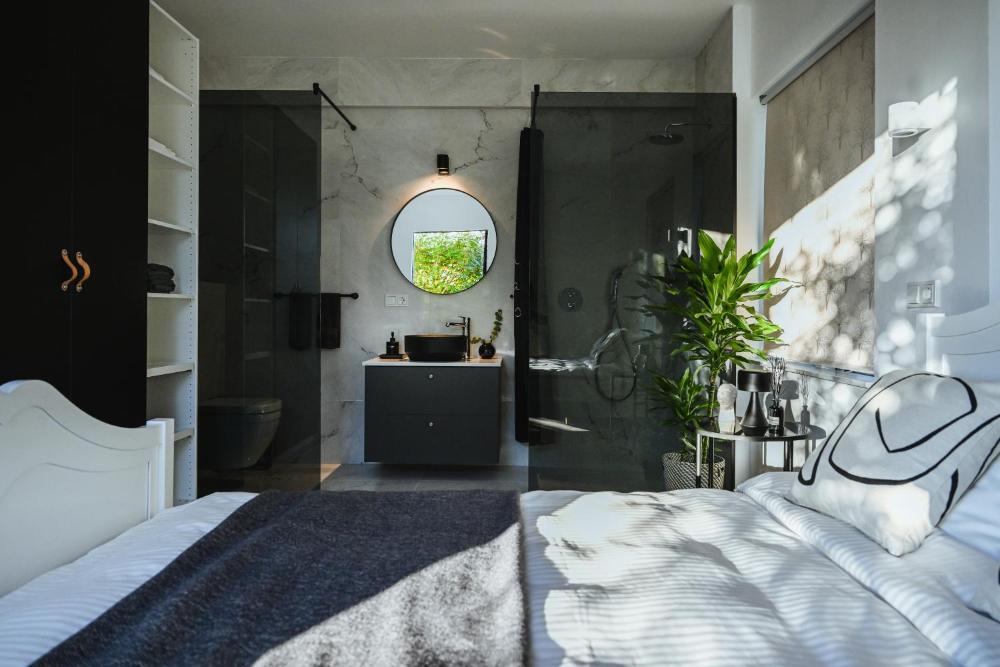 ÁLka – Gemütliches Zimmer am Meer mit privatem Hot Pot