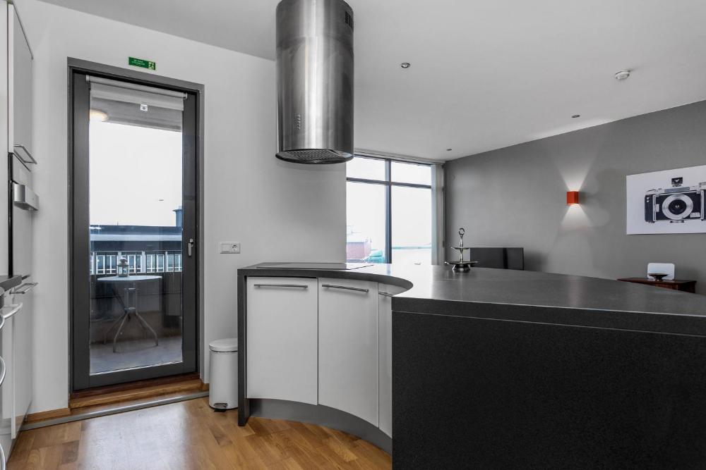 临海阳光公寓－市中心（Sunny Apartment - By the Sea in City Center）