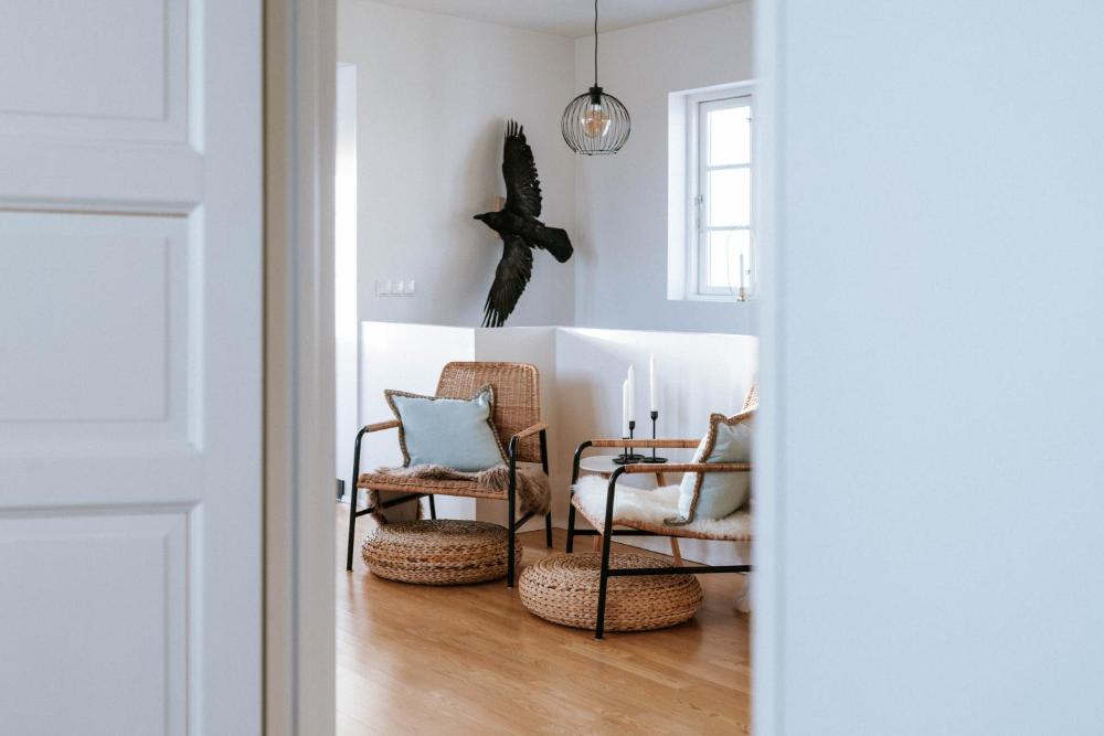 海景与精致设计的明亮三卧1.5卫乡村之家（Ocean Views and Gorgeous Design in a Light-Filled 3 BDRM/1.5 Bath Village Home）