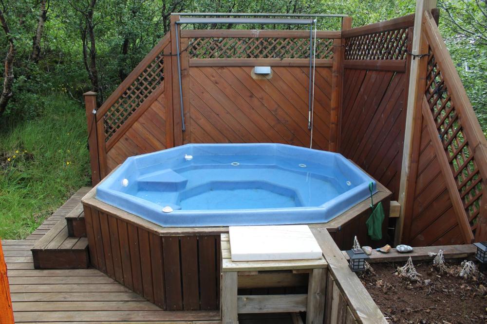 温馨舒适小屋,配备私人大浴缸(Relaxing and Cozy Cottage with Hot Tub)