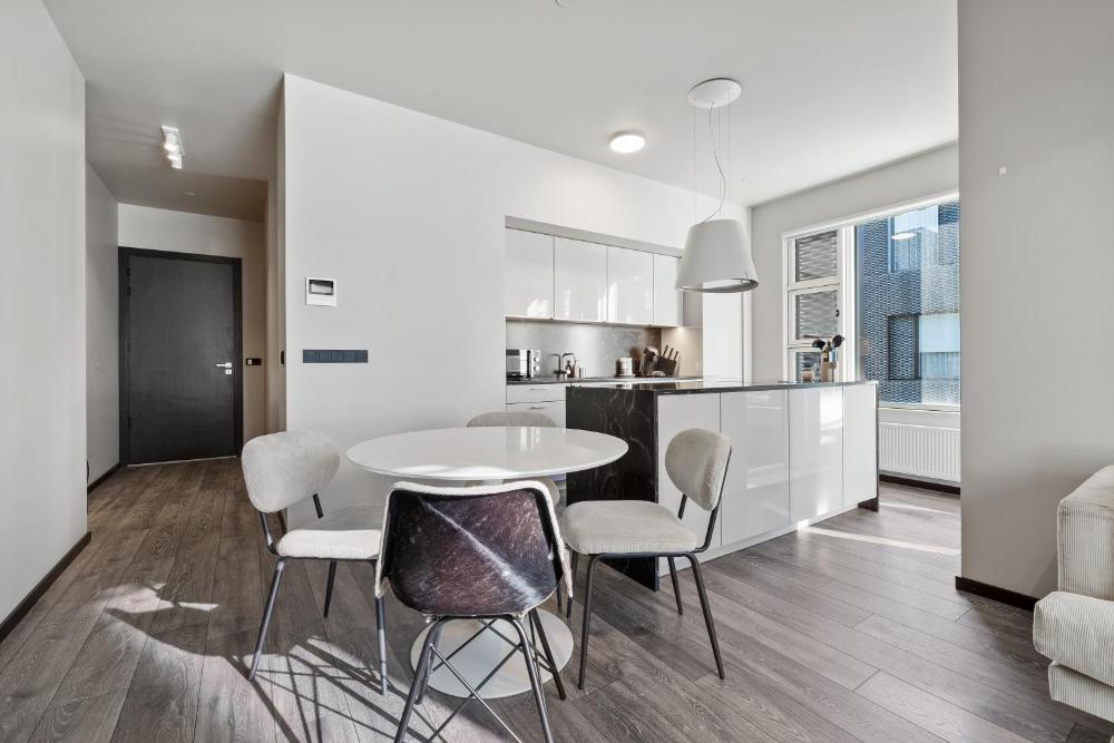 コージー ラックス 2ベッドルーム＆2バスルーム シティセンター 無料駐車場付き