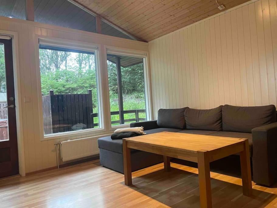 辛格维德利尔湖畔小屋2号(Lakeside Cabin in Thingvellir #2)