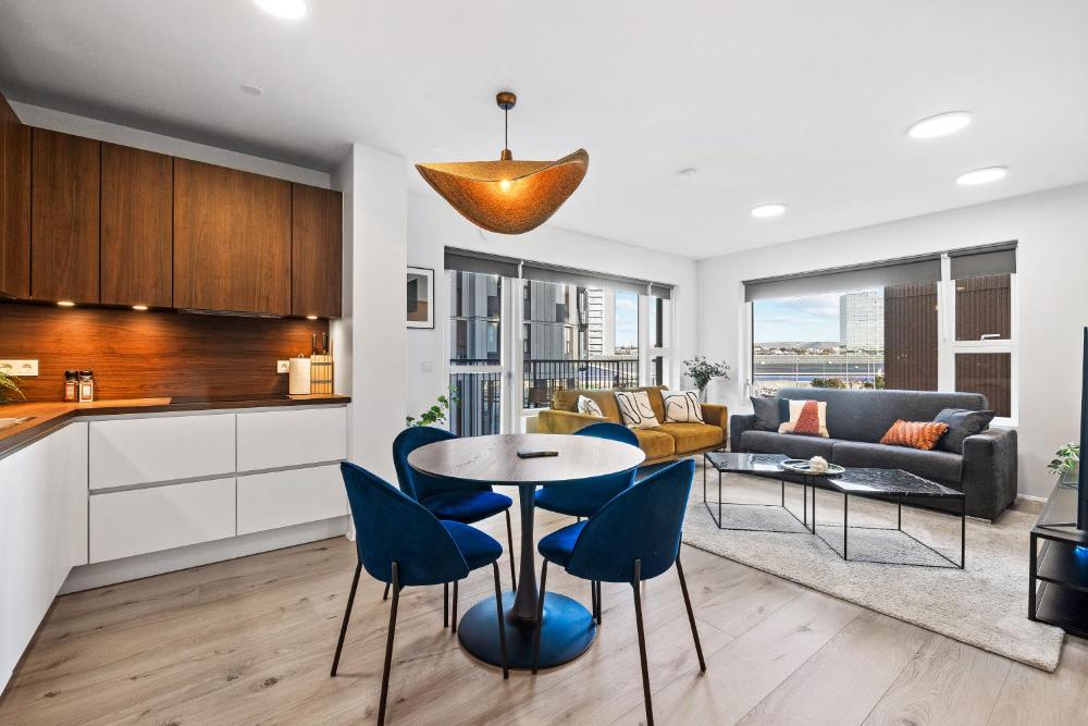 Ny lejlighed nær Smáralind shoppingcenter med privat parkering