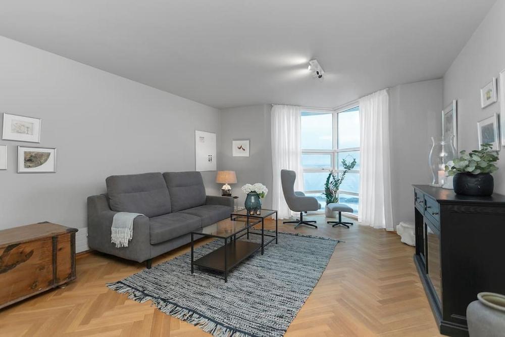 Центр города, вид на океан, бесплатная парковка