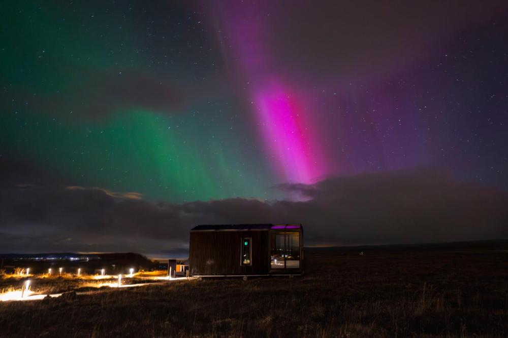 Tiny Glass Lodge体验大自然之美
