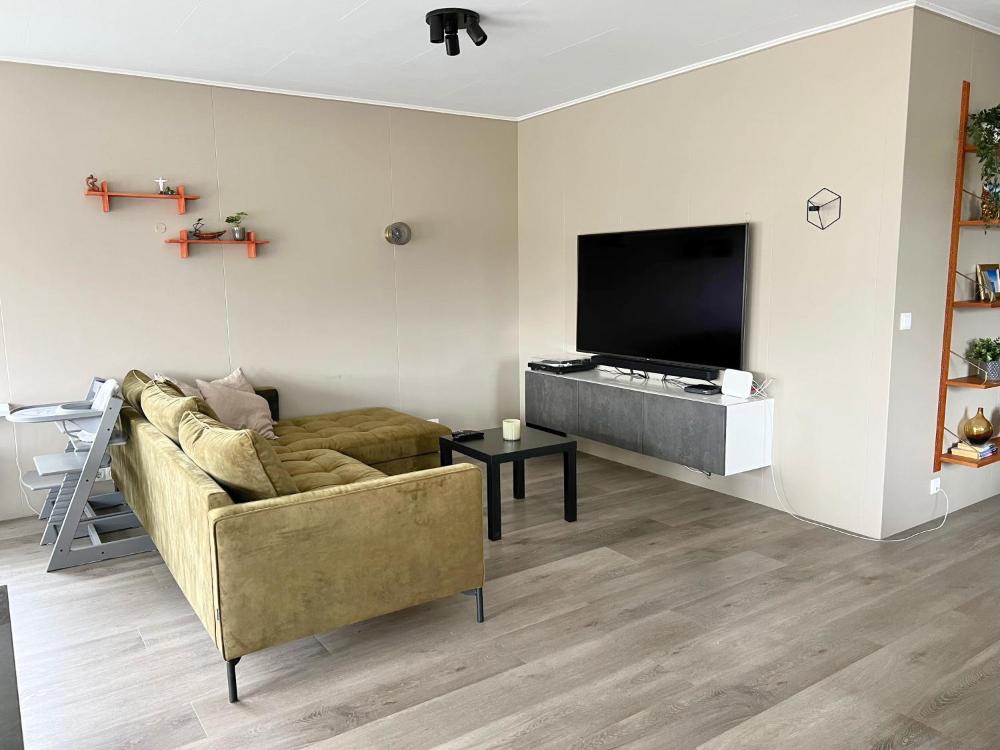 带热水浴缸的度假屋（House with a Hot Tub）