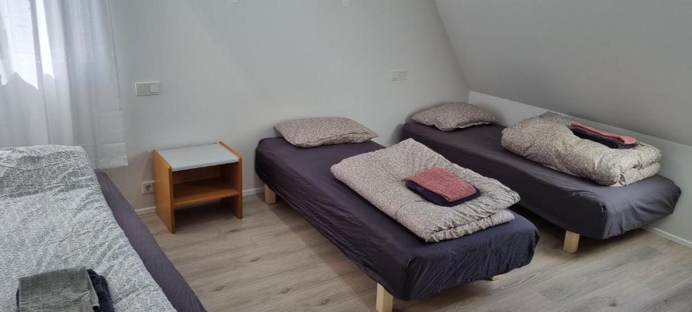 荒野小屋(Cottage in the Middle of Nowhere)