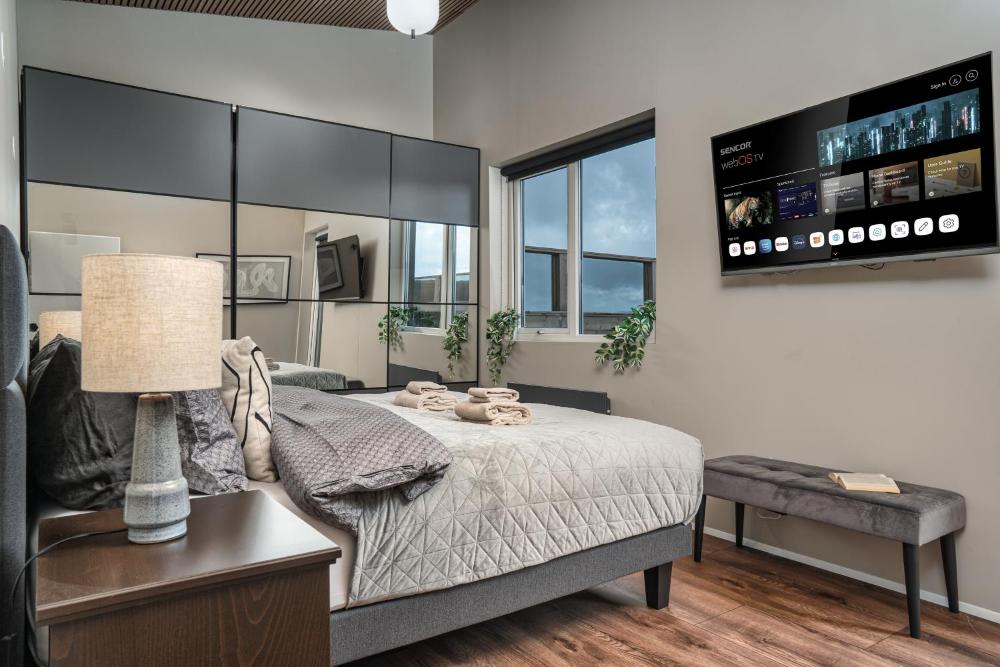 舒适木屋（Cozy Cabin with Hot Tub & Sauna）配私人热水浴池和桑拿——终极度假之选