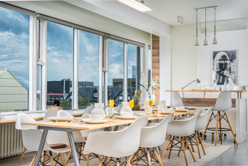 市中心三卧室公寓-山景和免费停车位(3BR City Center - Mountain View & Free Parking)