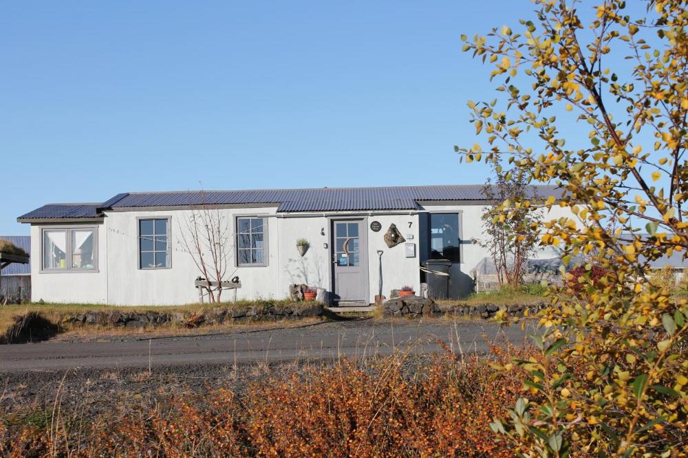 Slow Travel Mývatn - Óli's Homestay-Private house v