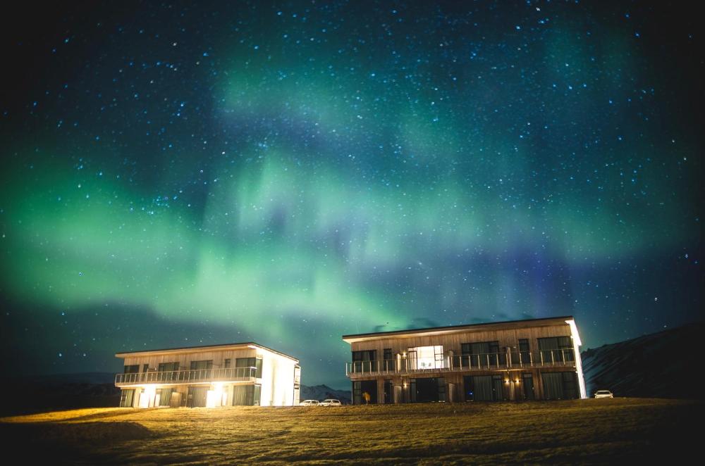 Black Beach Suites