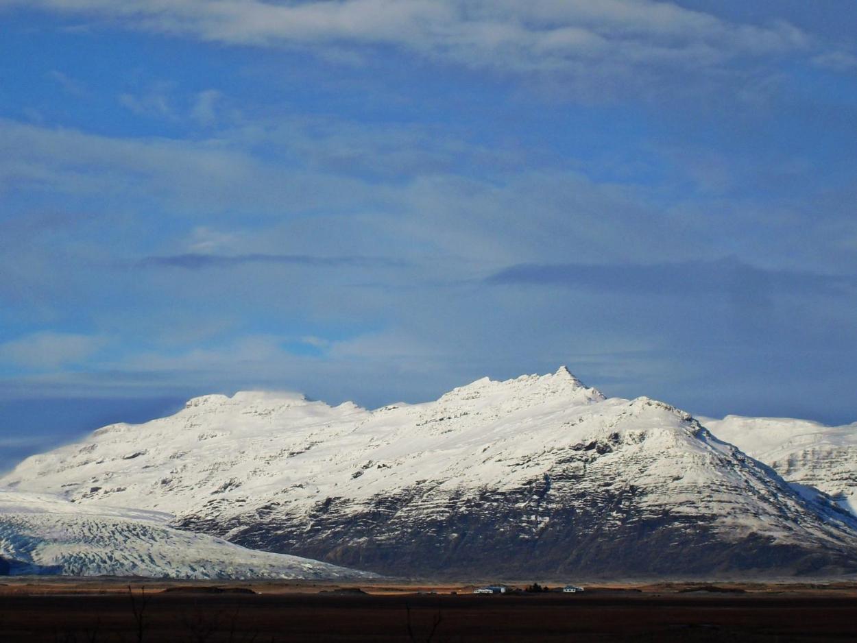 尼普加扎尔 | Nýpugarðar