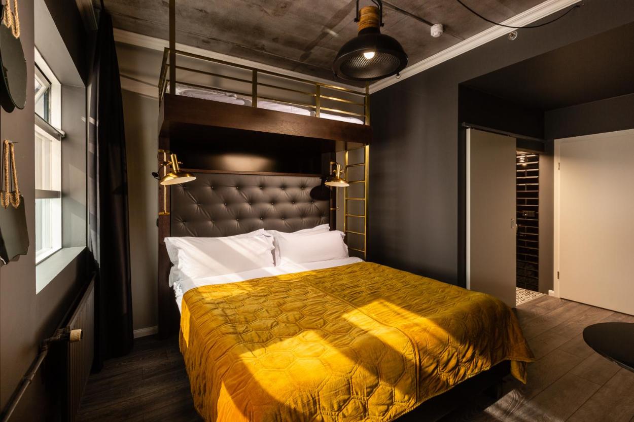 R13-A Townhouse Hotel