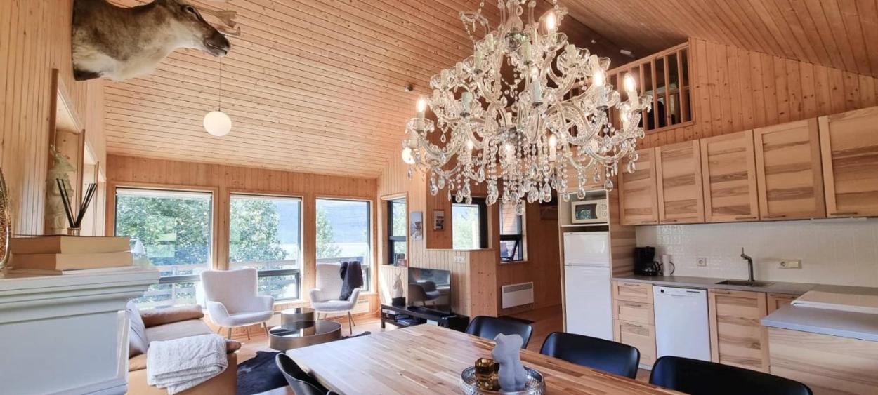 迪克森木屋7号(Dixon Cabin nr. 7 / Dixon sumarhús nr. 7 @Kirkjubraut)