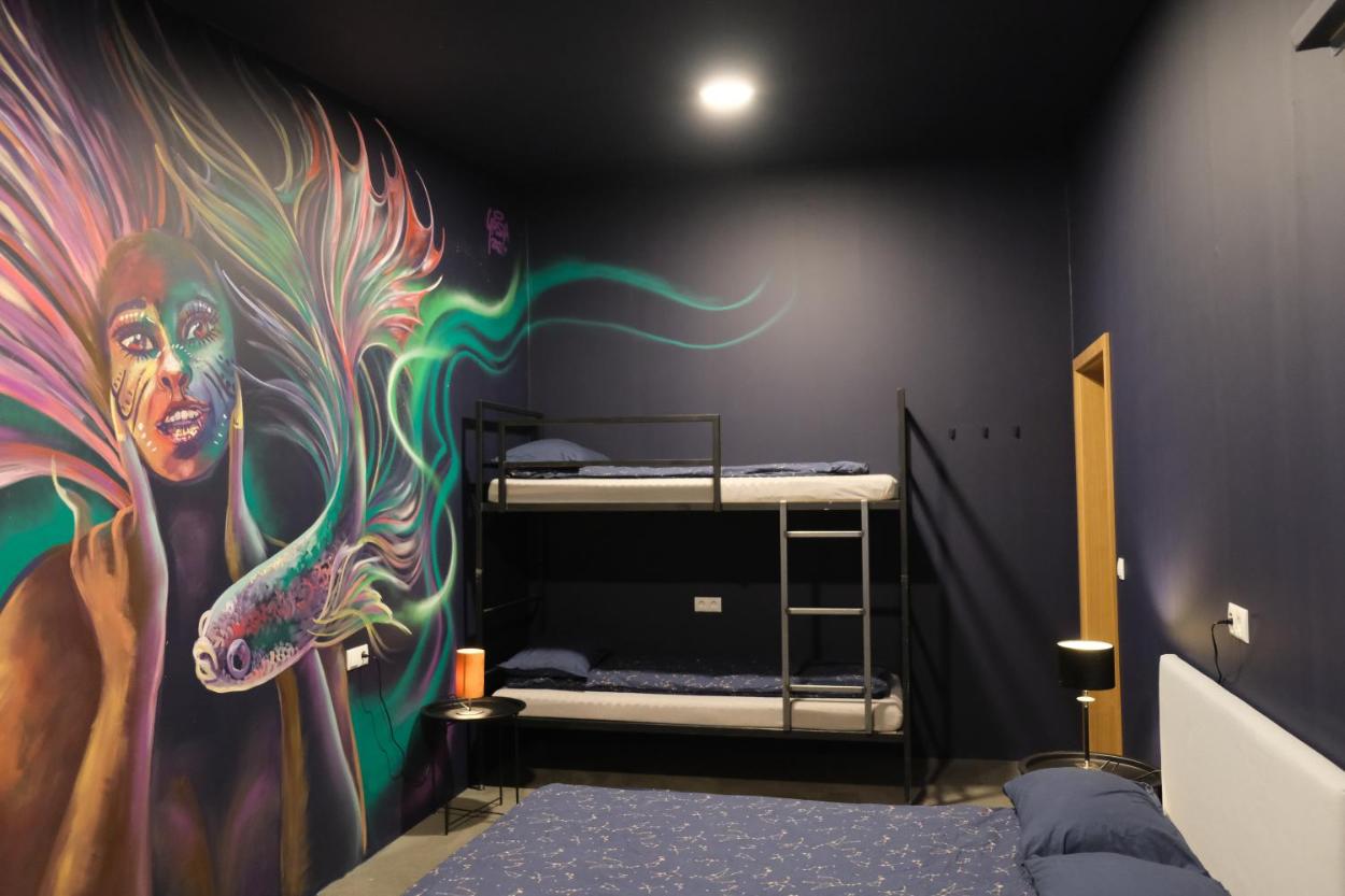 冰柜旅馆 | The Freezer Hostel