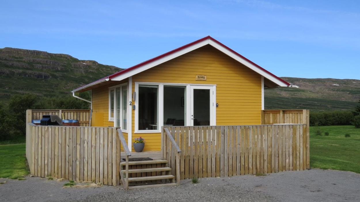 Hvammur 2 Bjarg с частной геотермальной купелью