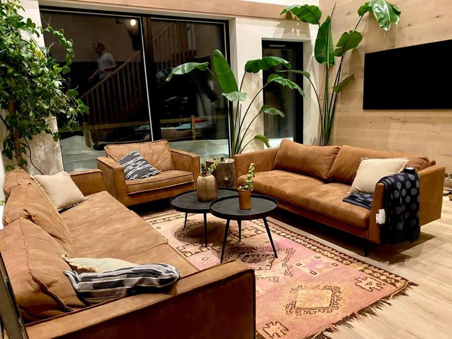 The Oak House - Luxe Designvilla met Noorderlicht en Geothermisch Bad