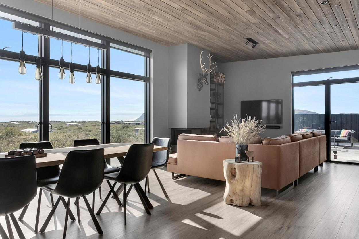 豪华四卧夏日别墅（配私人温泉和桑拿）