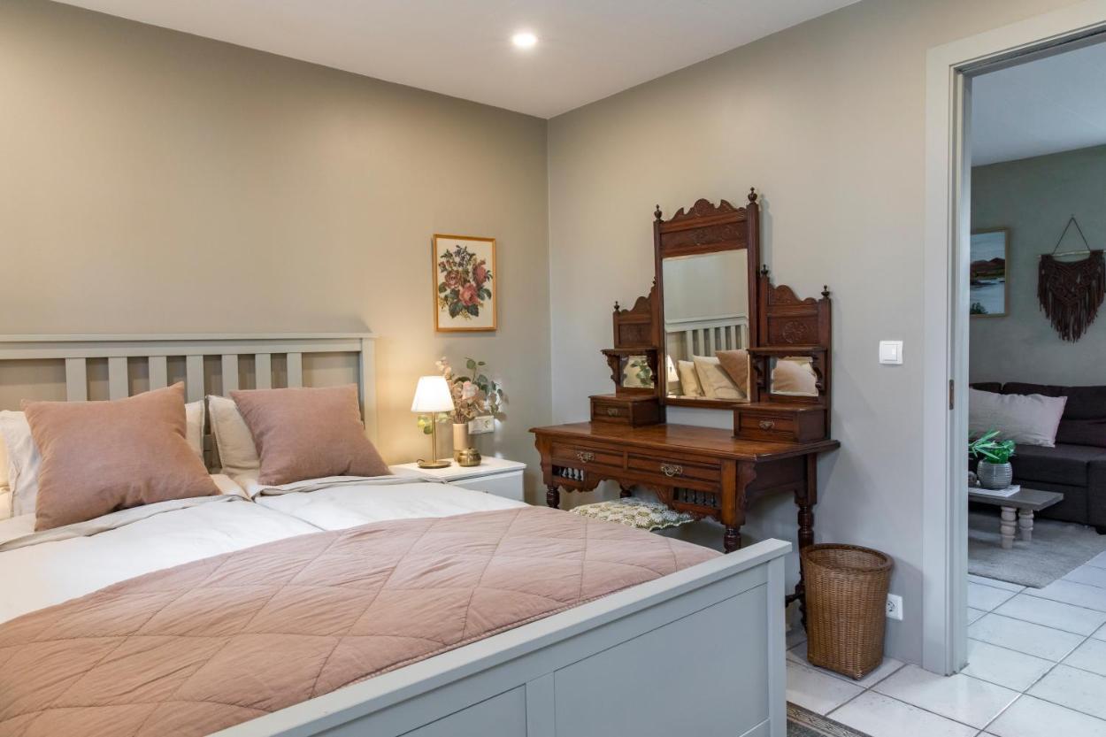 Old Charm Apartment - Centre-ville de Keflavik