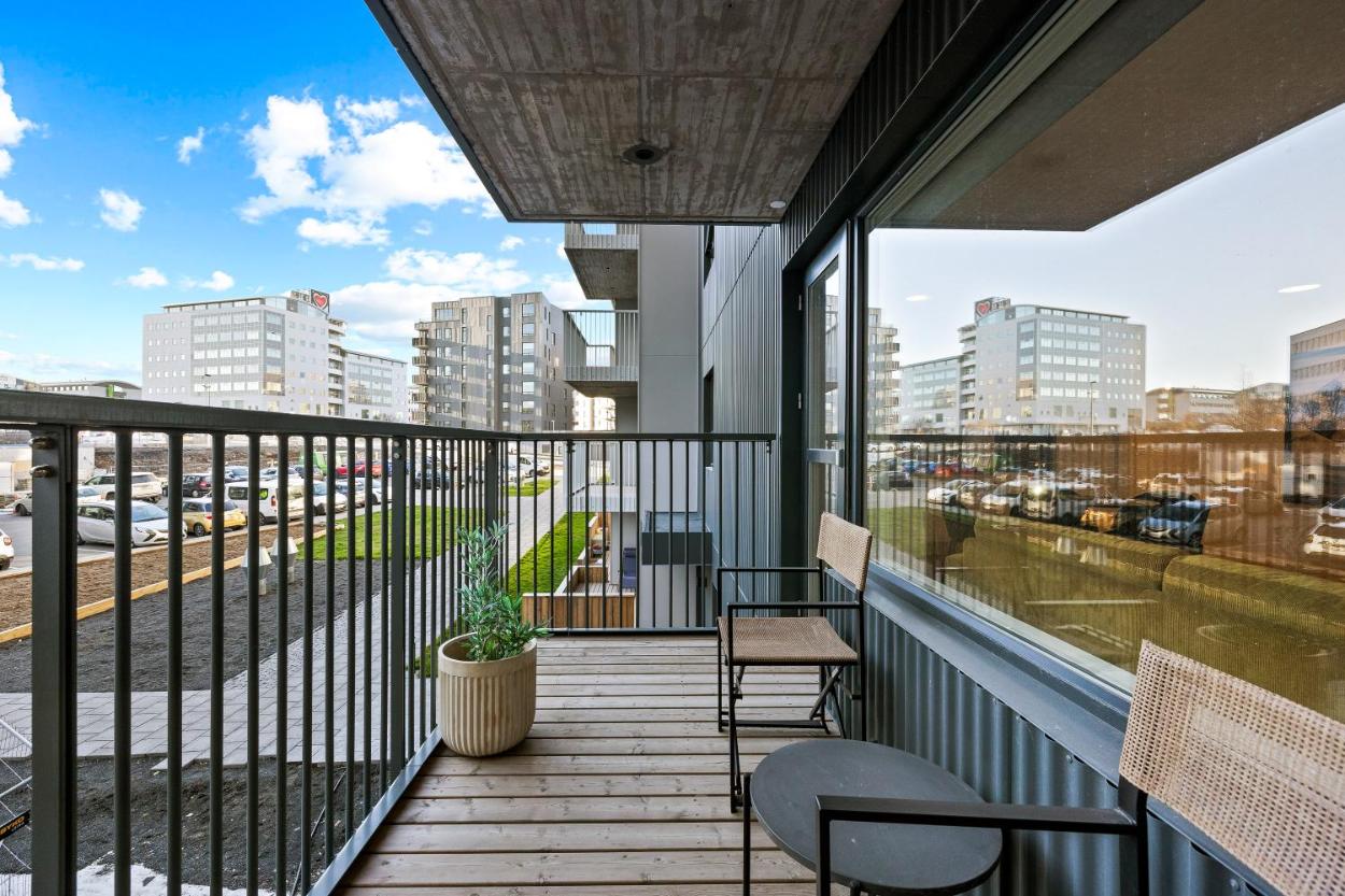 奢华舒享·咫尺斯马拉林德购物中心（Unwind in Luxury Steps From Smaralind Mall）