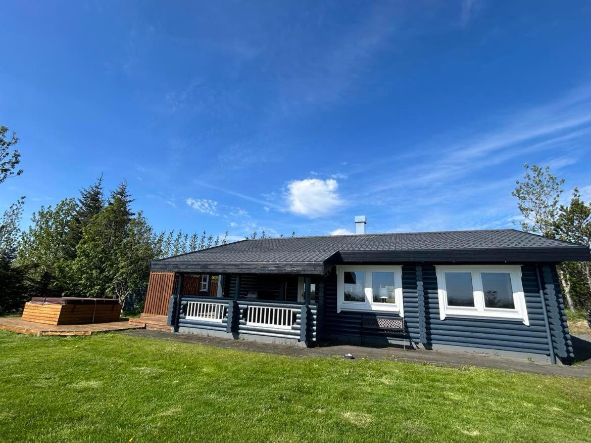 Luxe cottage gelegen in de Golden Circle met prachtig bergzicht!