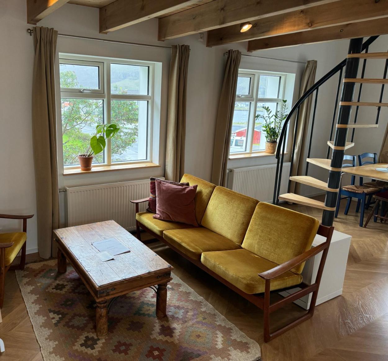 Curry House Apartment