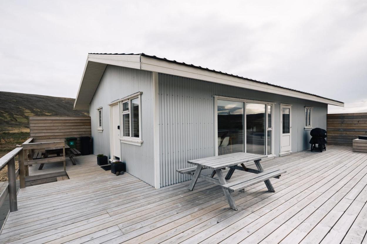 时尚温泉小屋(Stylish Cottage with Hot Tub)