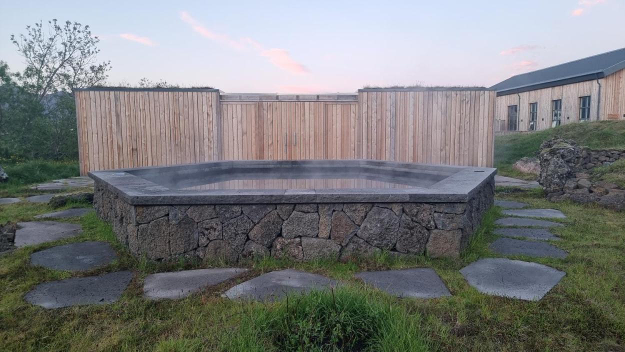 Miðhraun – Lava resort