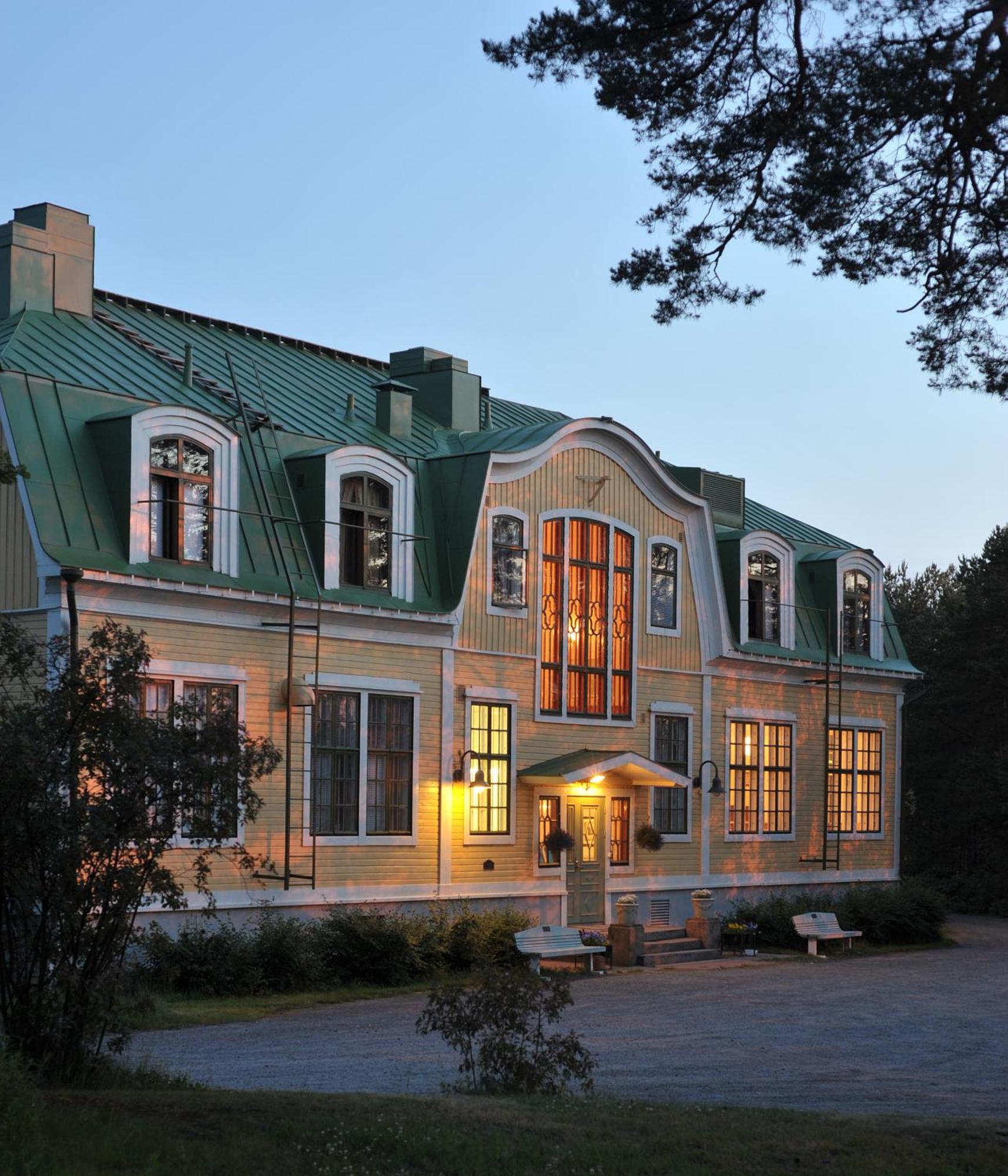 10. Mäntyluodon Hotelli