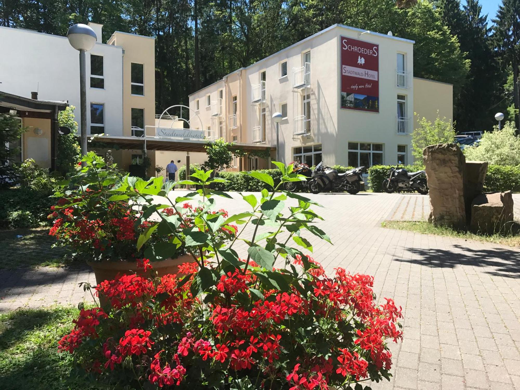 9. Schroeders Stadtwaldhotel