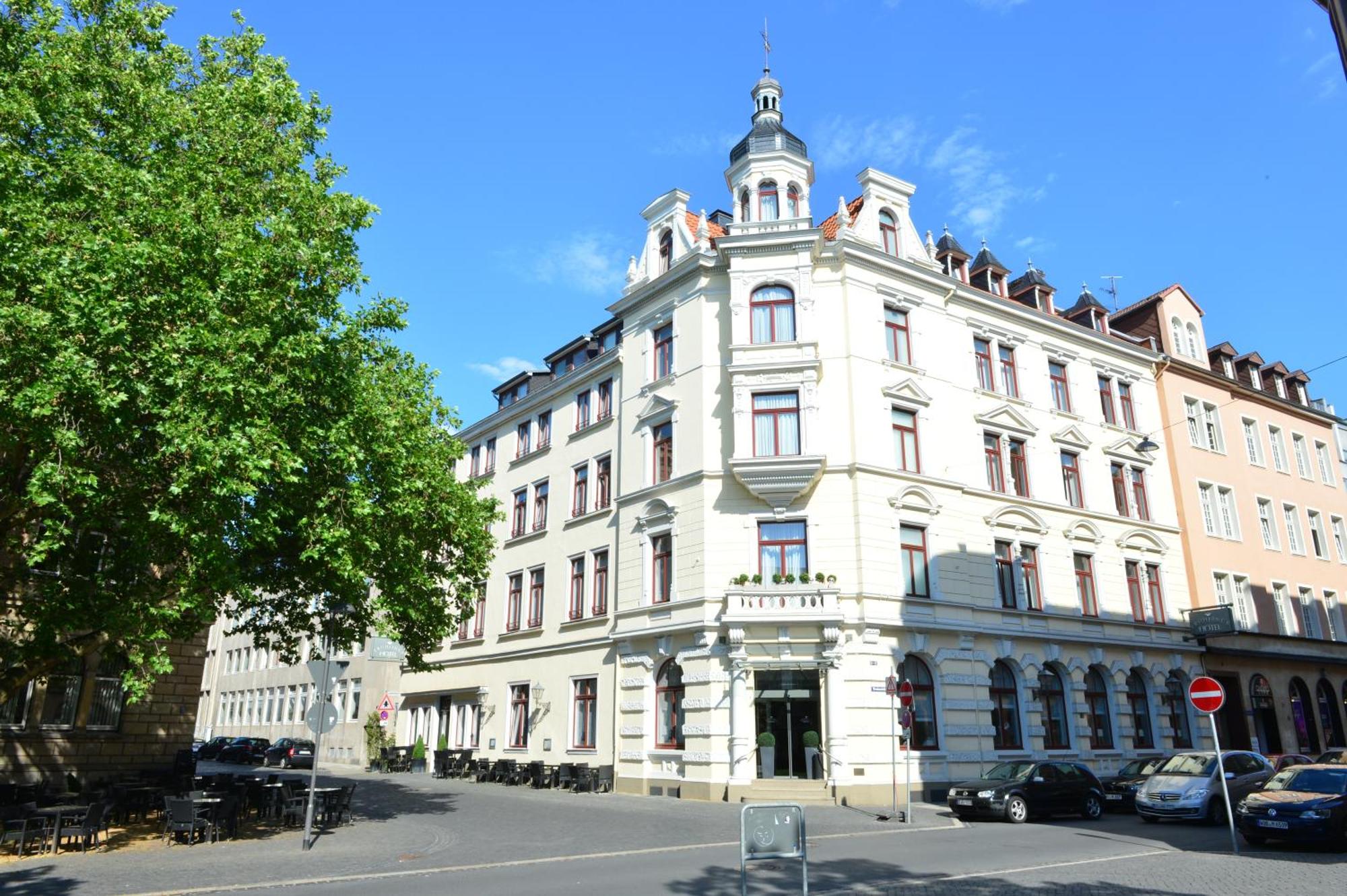6. Frühlings-Hotel