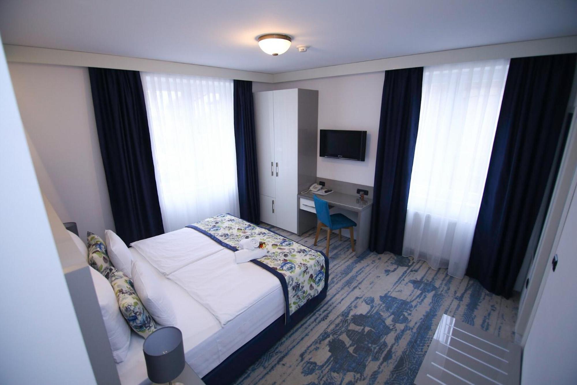2. Hotel Old Town