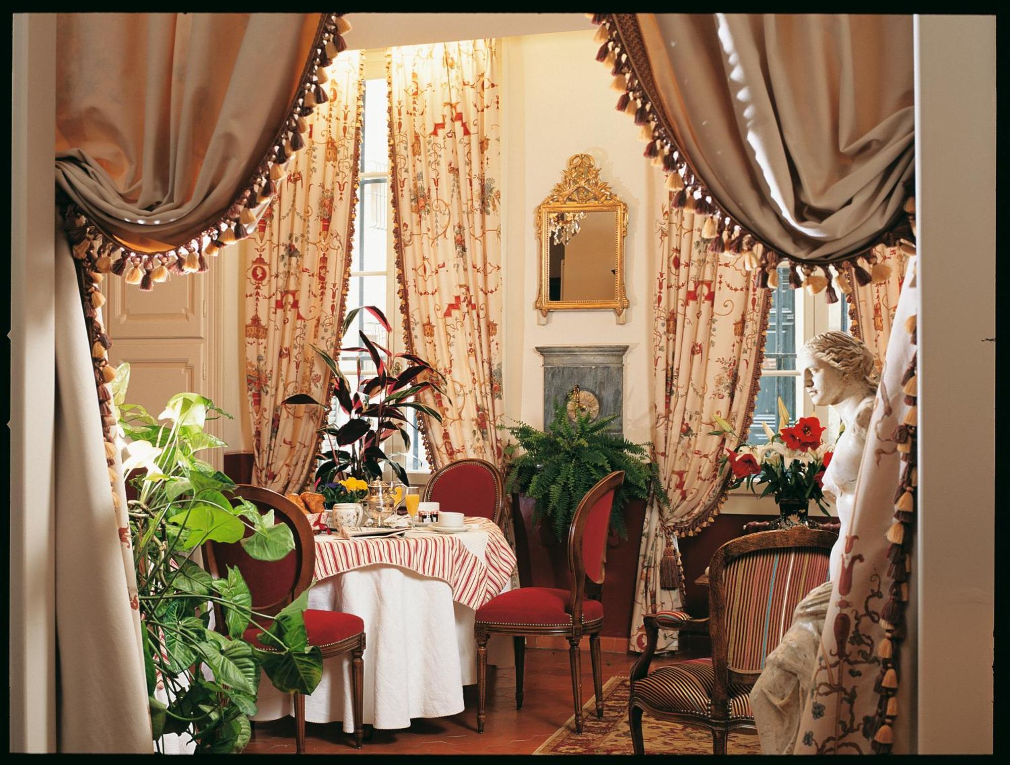 10. Hotel Cardinal