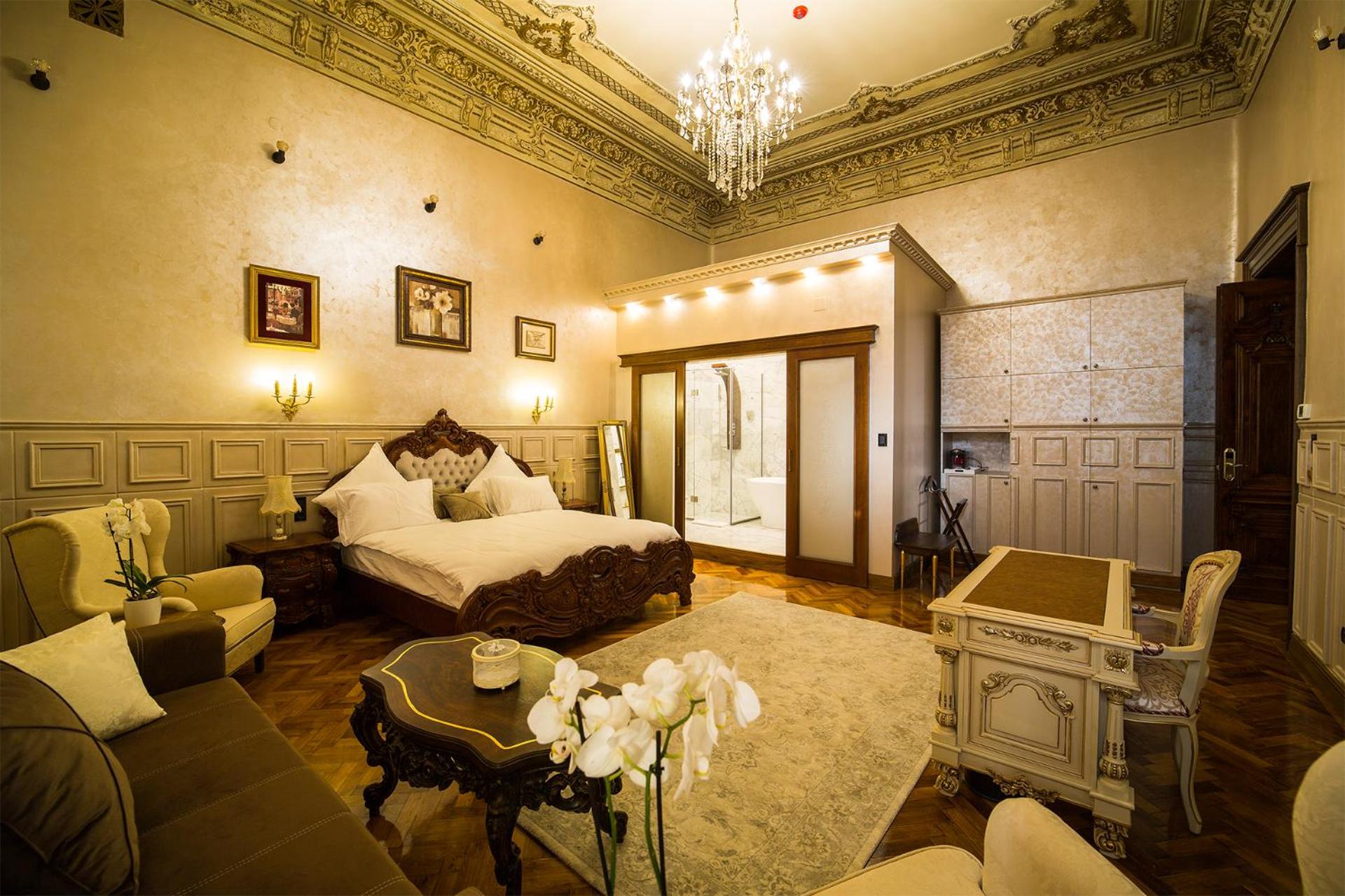 3. Hotel 5 Continents