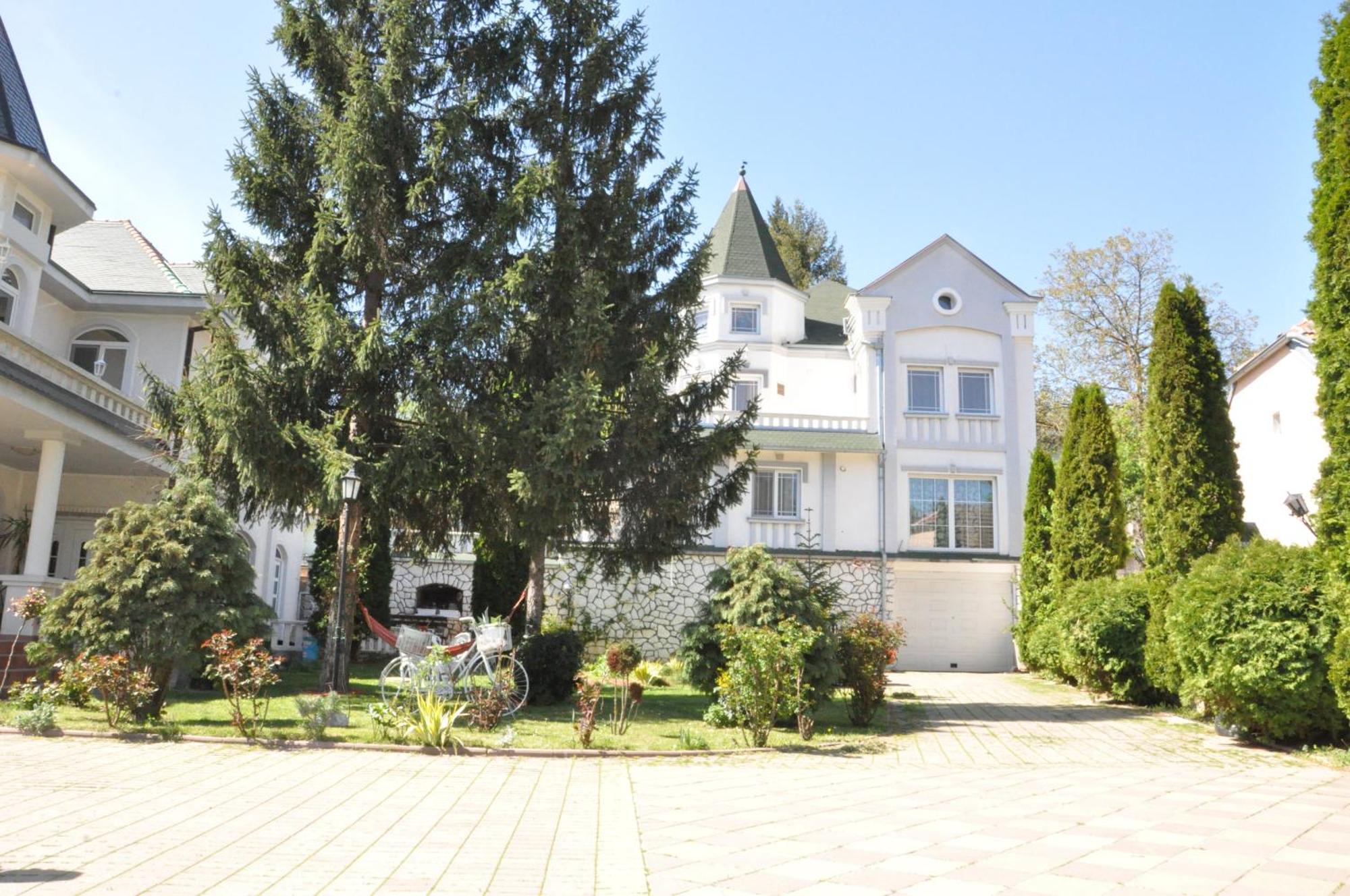 5. Vila Kraljica Vrdnik