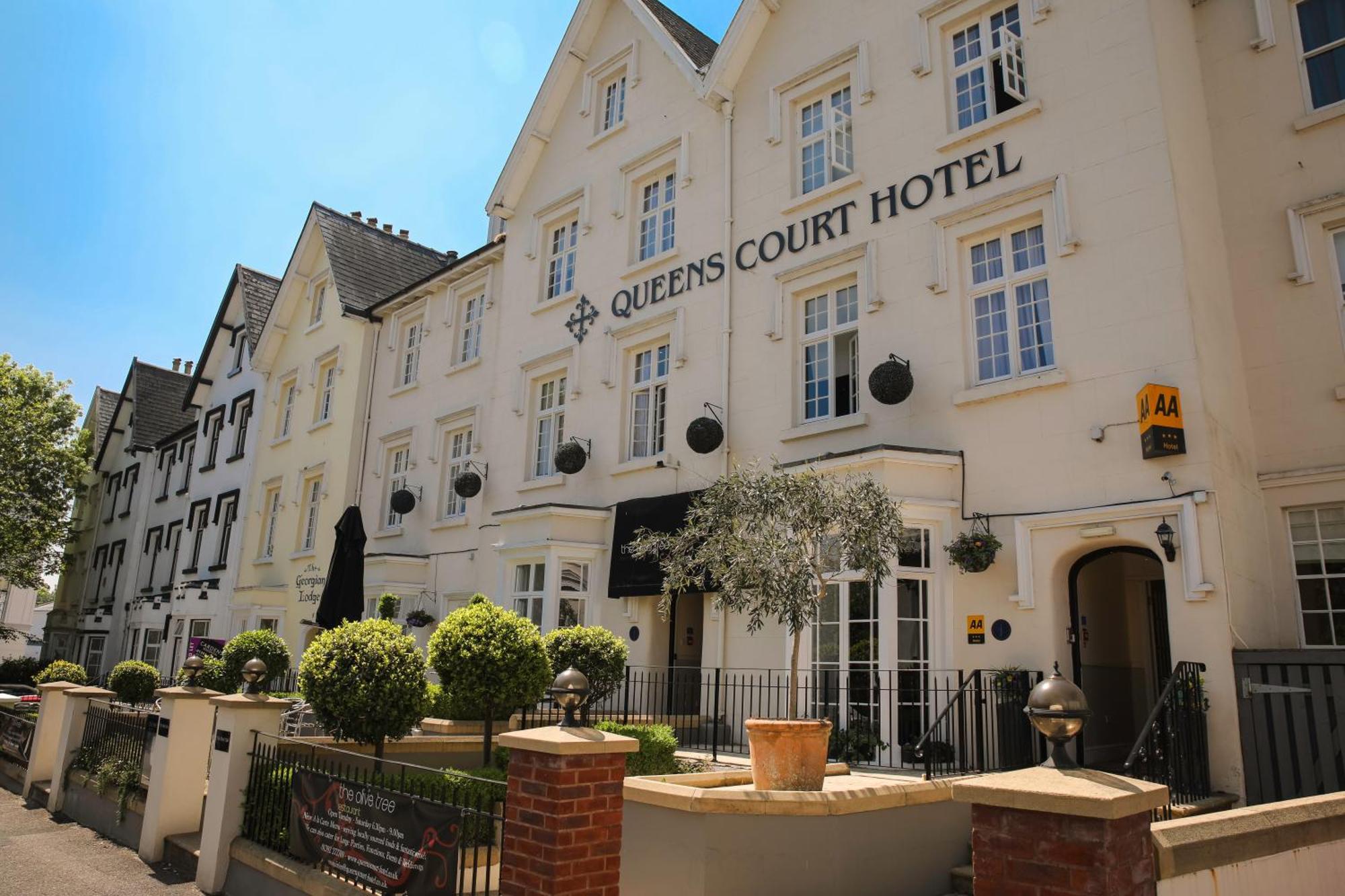 3. Queens Court Hotel