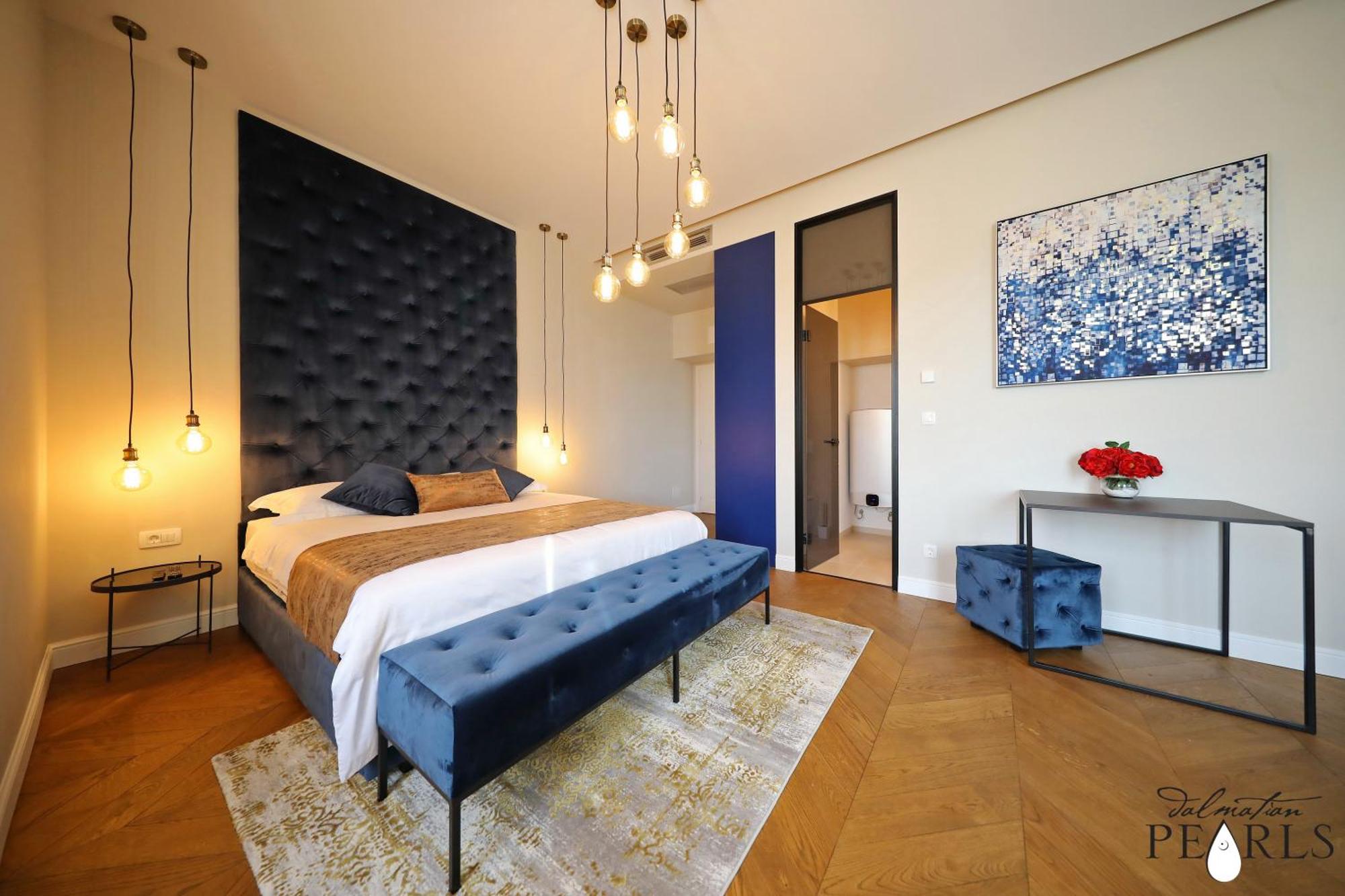 8. Three Pearls Deluxe Rooms