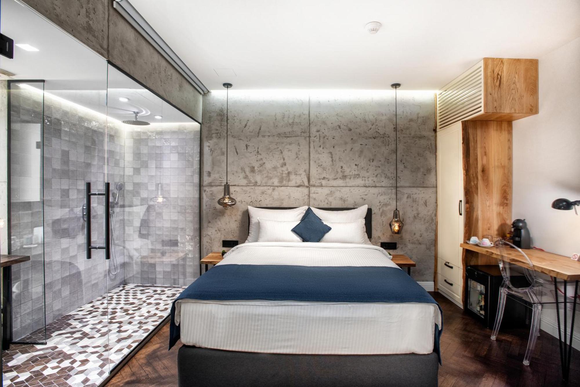 6. One Luxury Suites