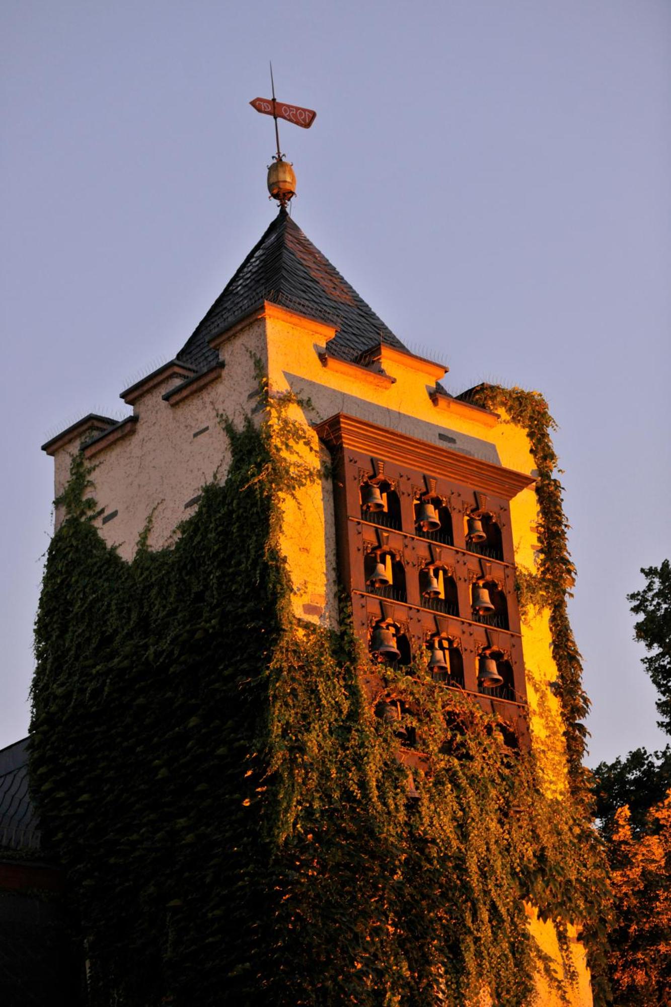 2. Breuer's Rüdesheimer Schloss
