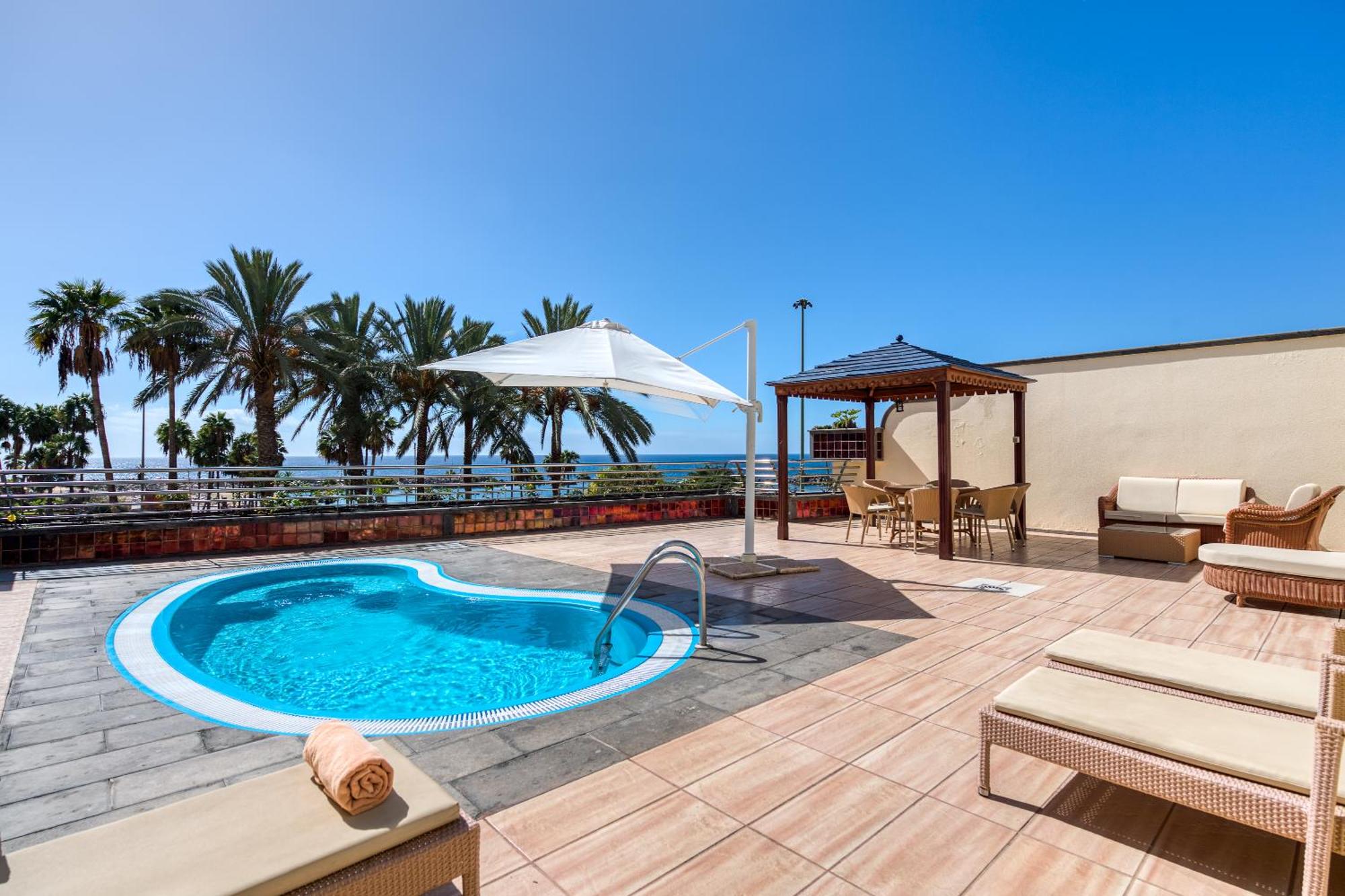 10. Holiday Club Playa Amadores