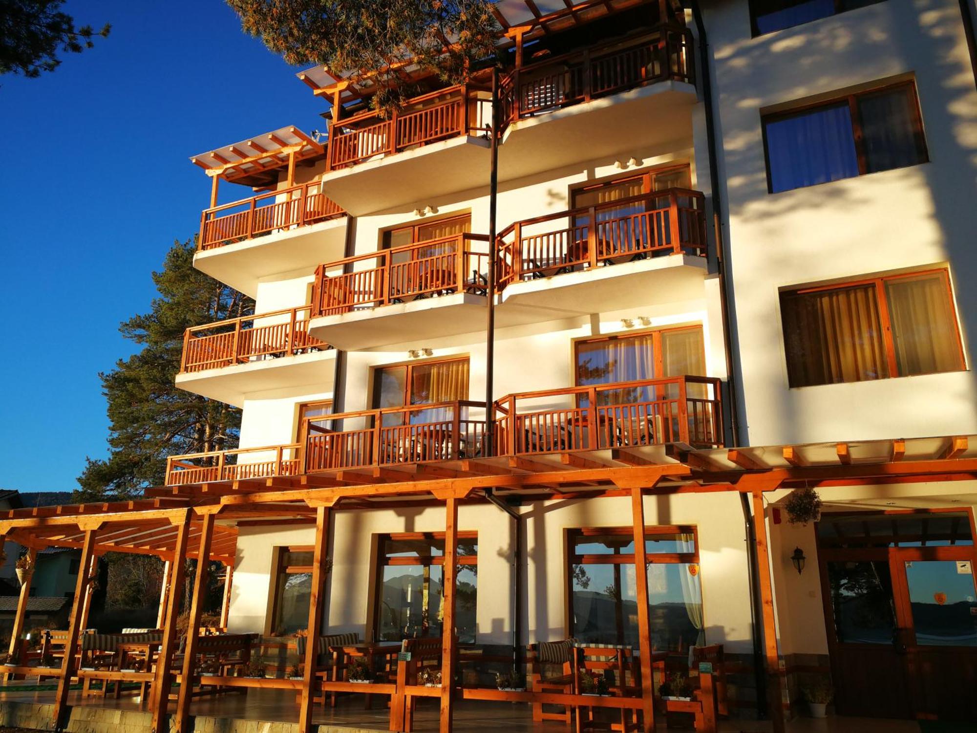 2. Villa Santa Maria