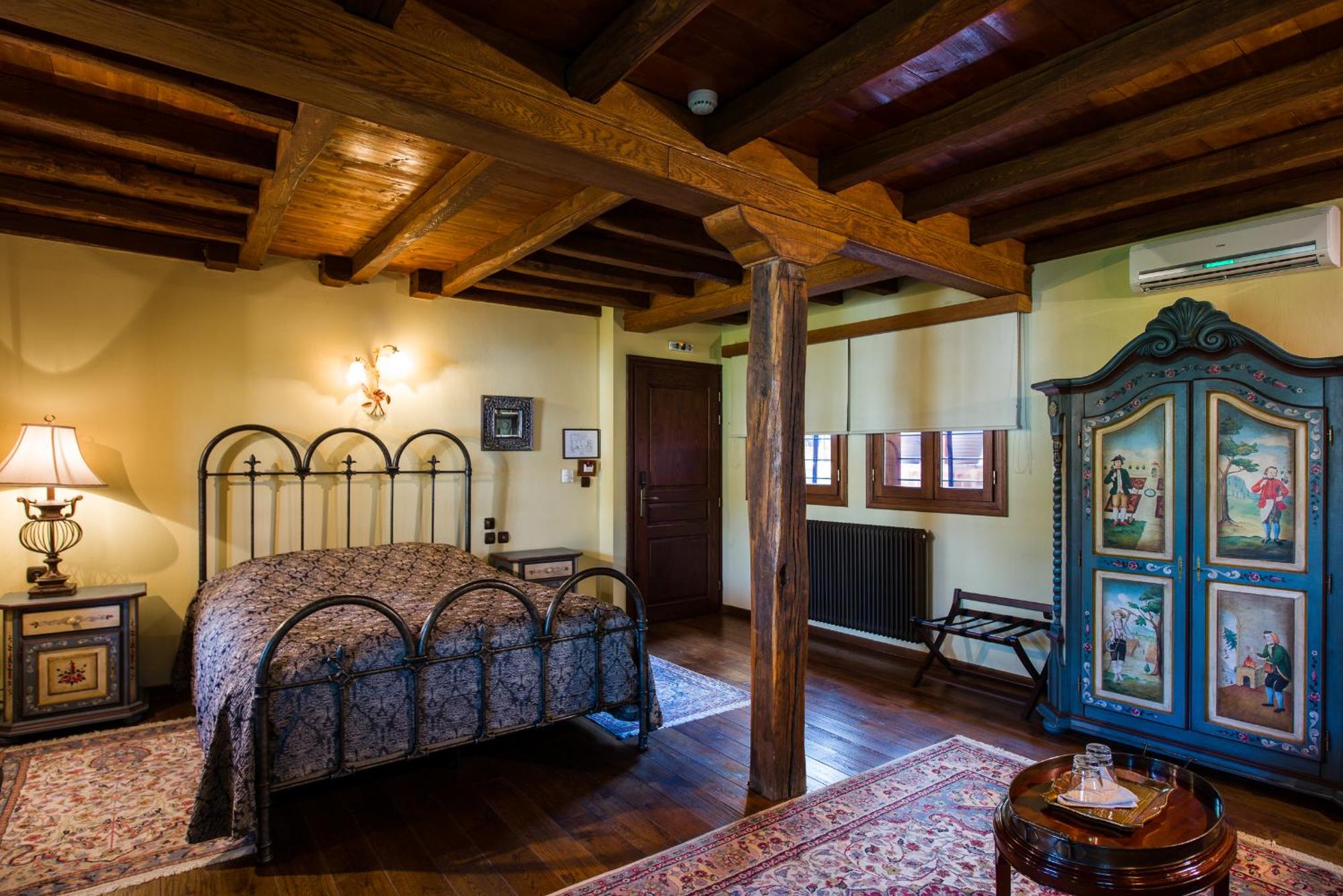 4. Kokkino Spiti