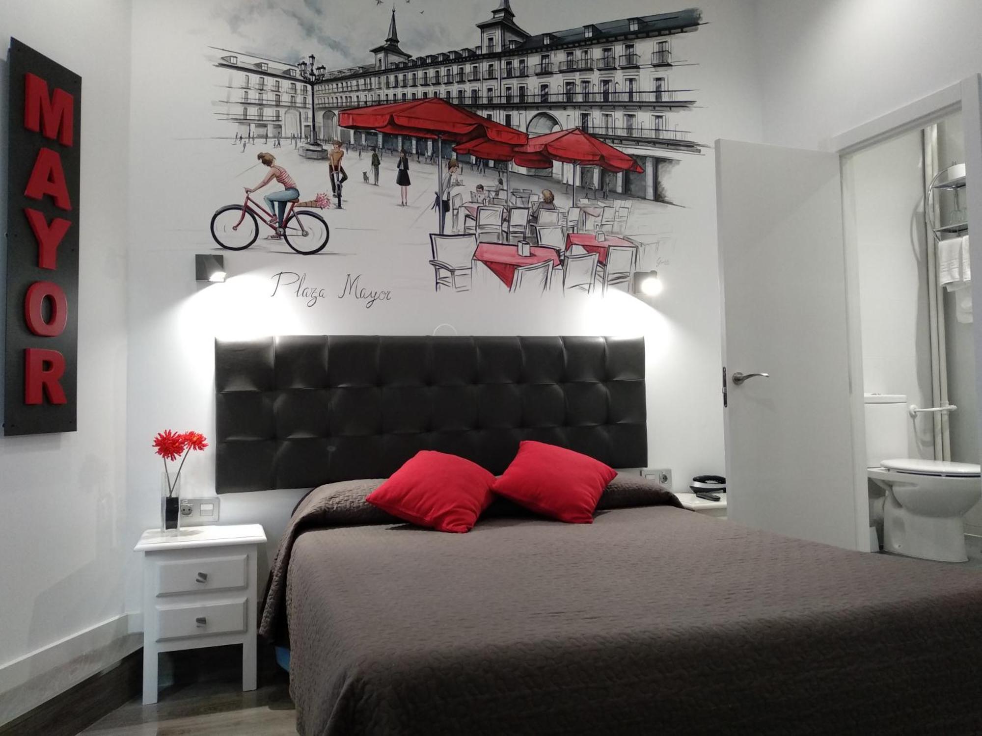 8. Hostal Lauria